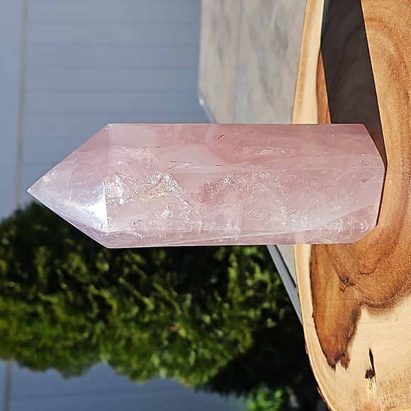 Rose Quartz Tower High Quality Gemmy 830 grams large sized 6.5" super saturated - Picture 4 of 5